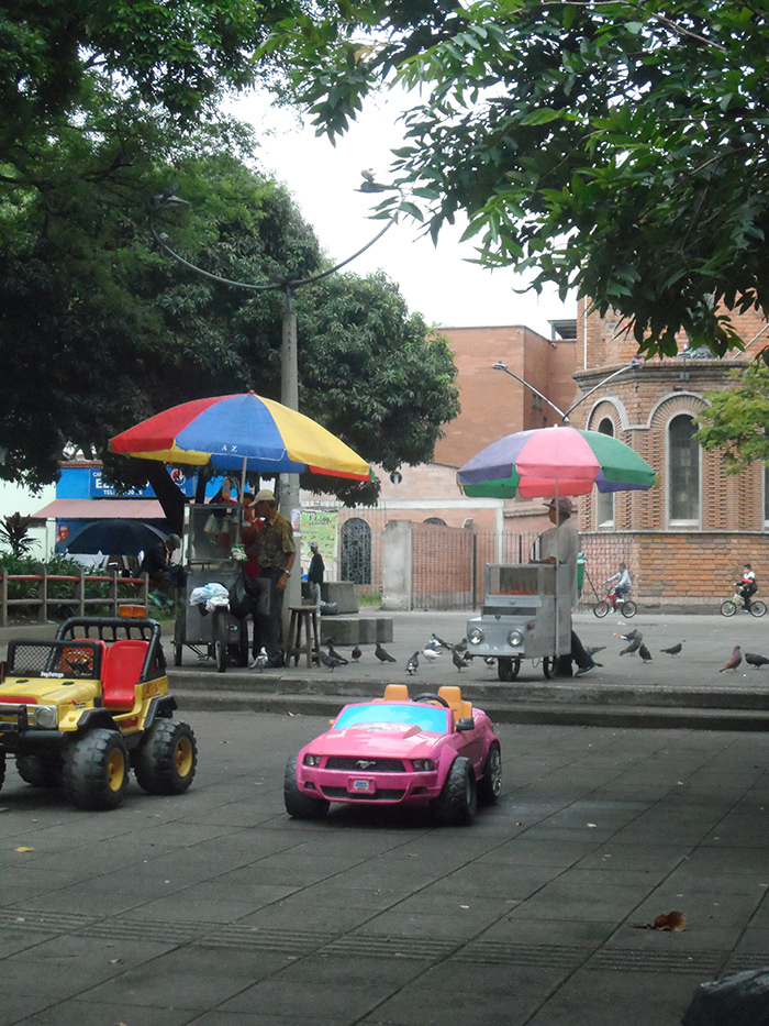 Parque de Cristo Rey ubicado en la Avenida Guayabal entre la calle 2 sur y la 1 sur.